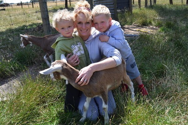 melissa lewis kids
