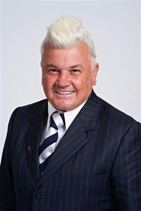 darryn Lyons